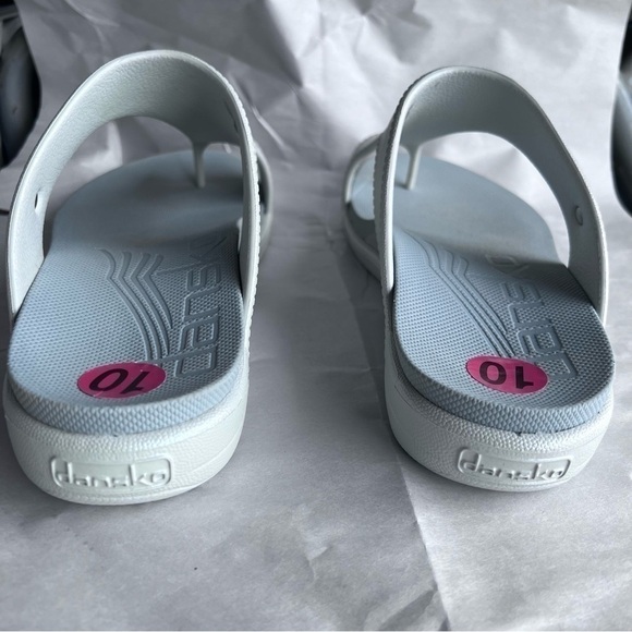 New Dansko Women's Sz 10 Krystal Slip-On Thong Lightweight Durable Sandal - Picture 6 of 8